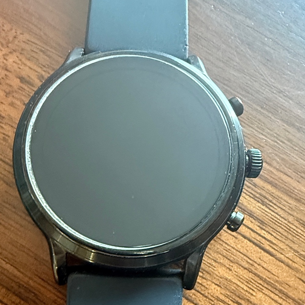 Fossil - DW10F1 Black Smartwatch with Charger - Picture 4 of 4